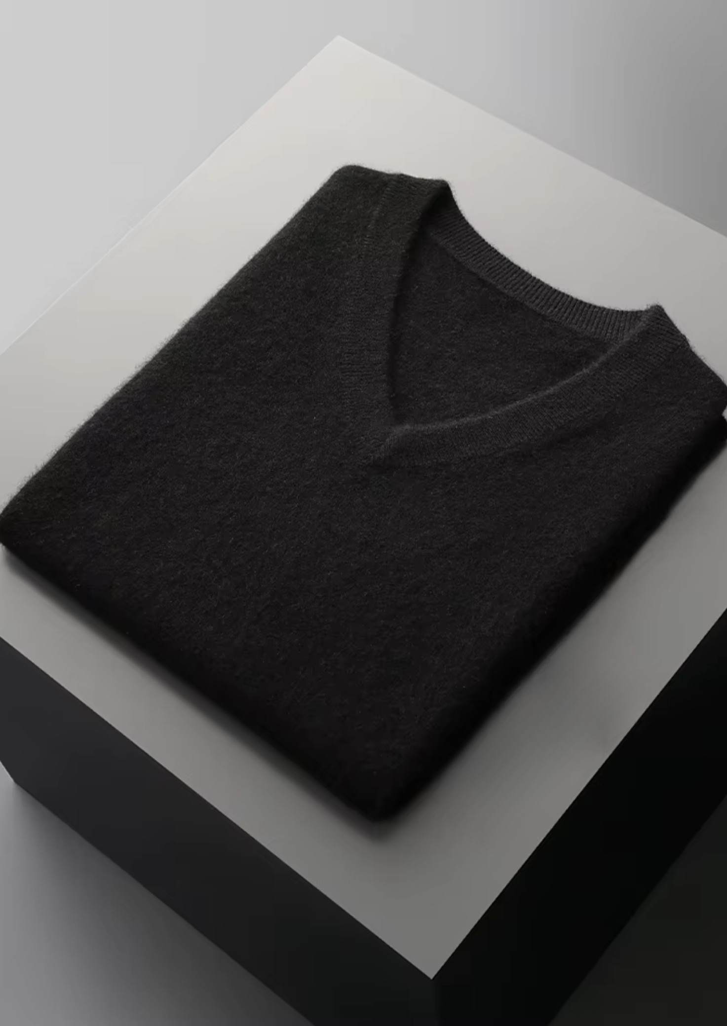 PURE EXTRA-FINE MERINO WOOL V-NECK VEST