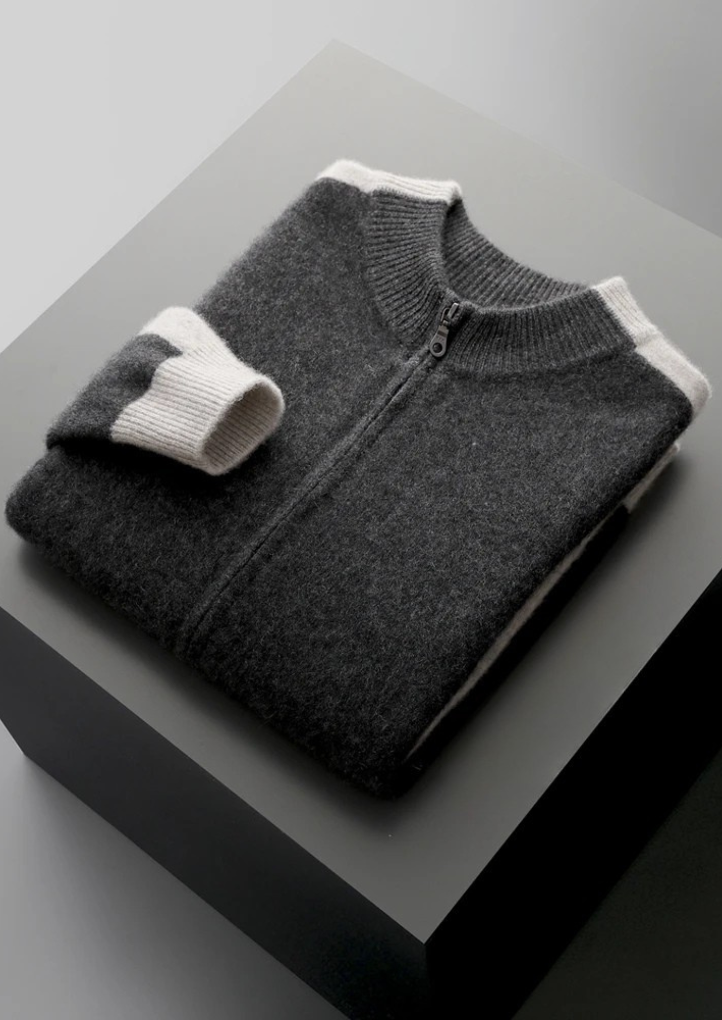 PURE EXTRA-FINE MERINO WOOL ZIP CARDIGAN