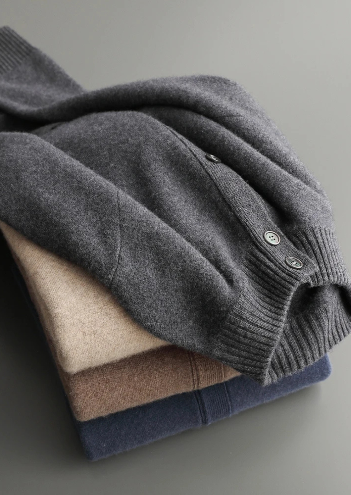 PREMIUM CASHMERE BUTTON CARDIGAN