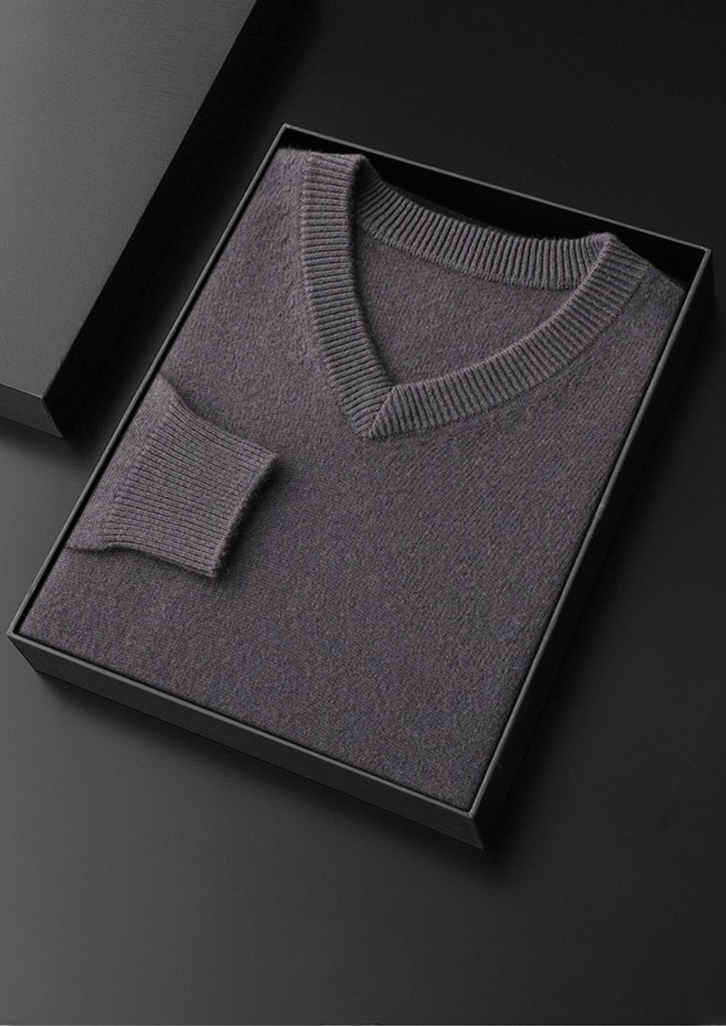 PURE CASHMERE ESSENTIAL V-NECK SWEATER