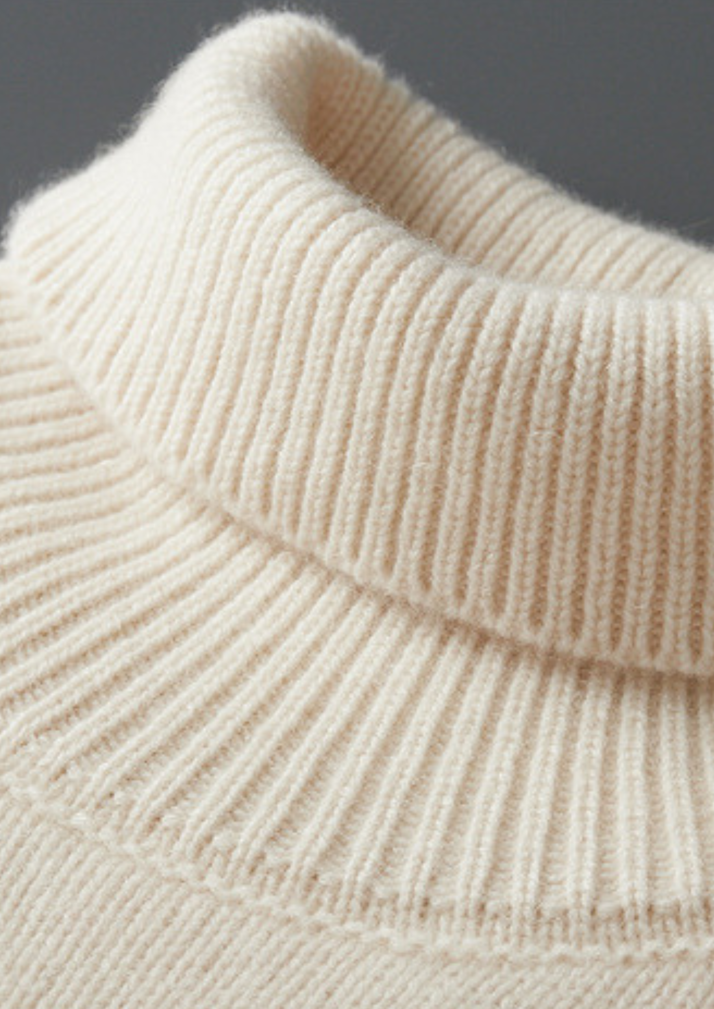 PURE CASHMERE IVORY ESSENTIAL ROLLNECK