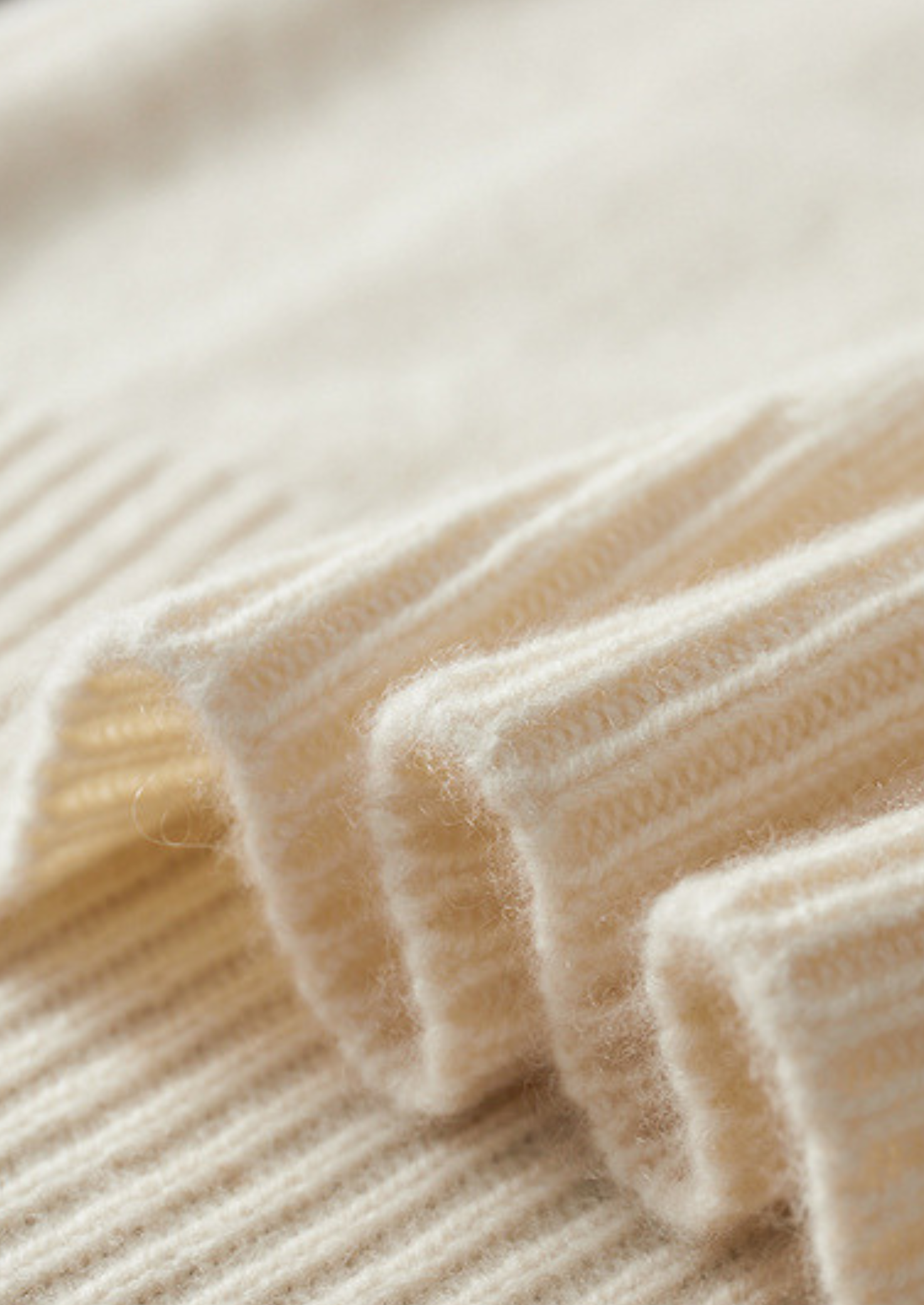 PURE CASHMERE IVORY ESSENTIAL ROLLNECK