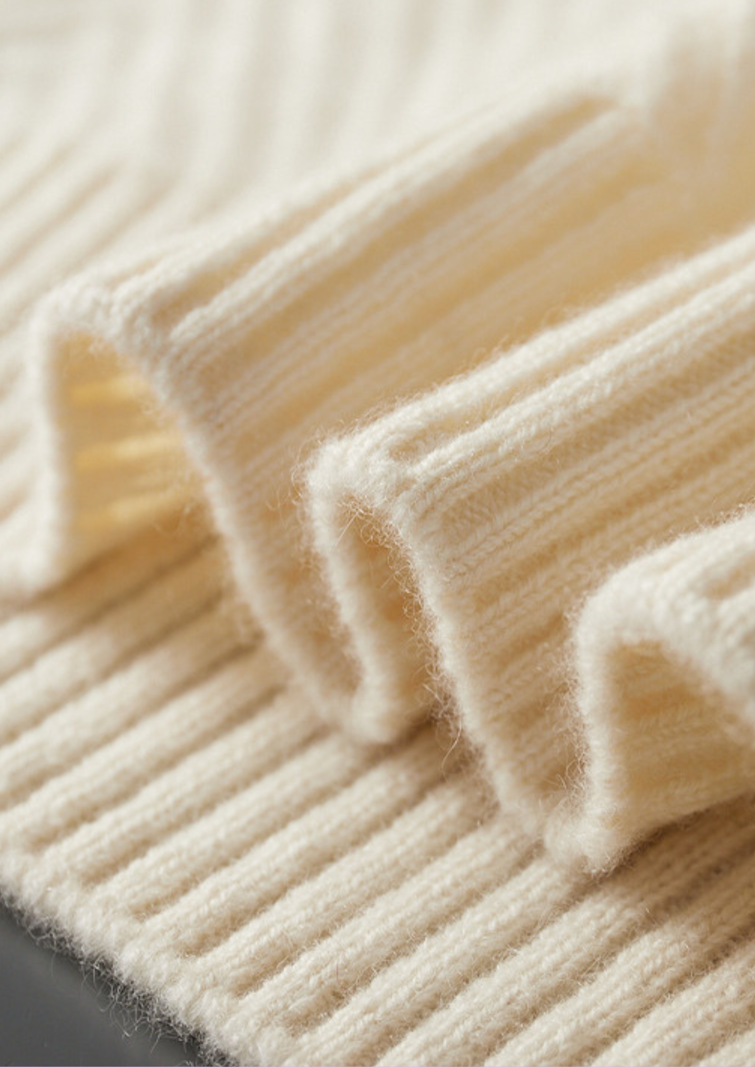 PURE CASHMERE IVORY HERRINGBONE CREWNECK