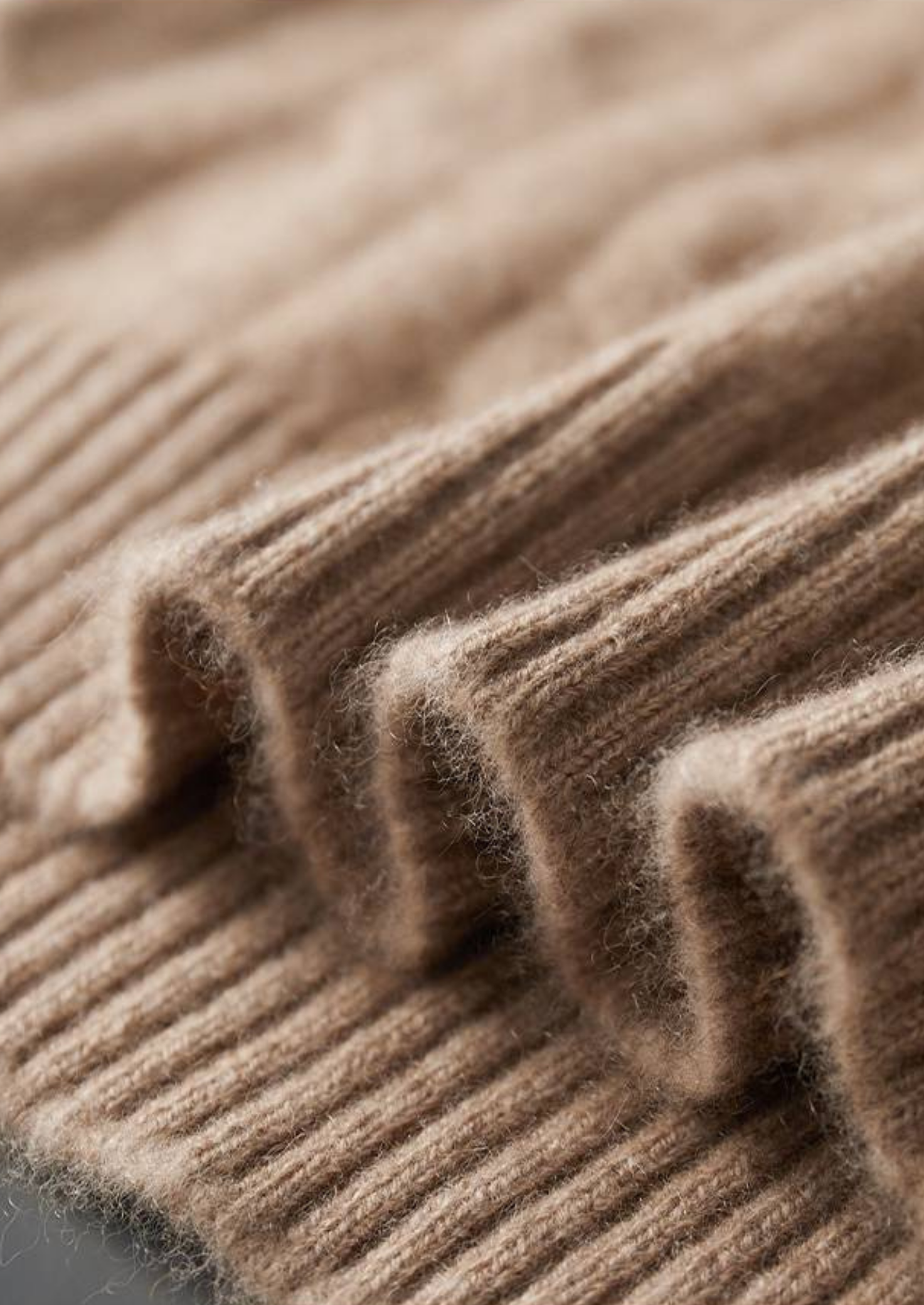 PURE CASHMERE SAND CABLE KNIT HOODIE