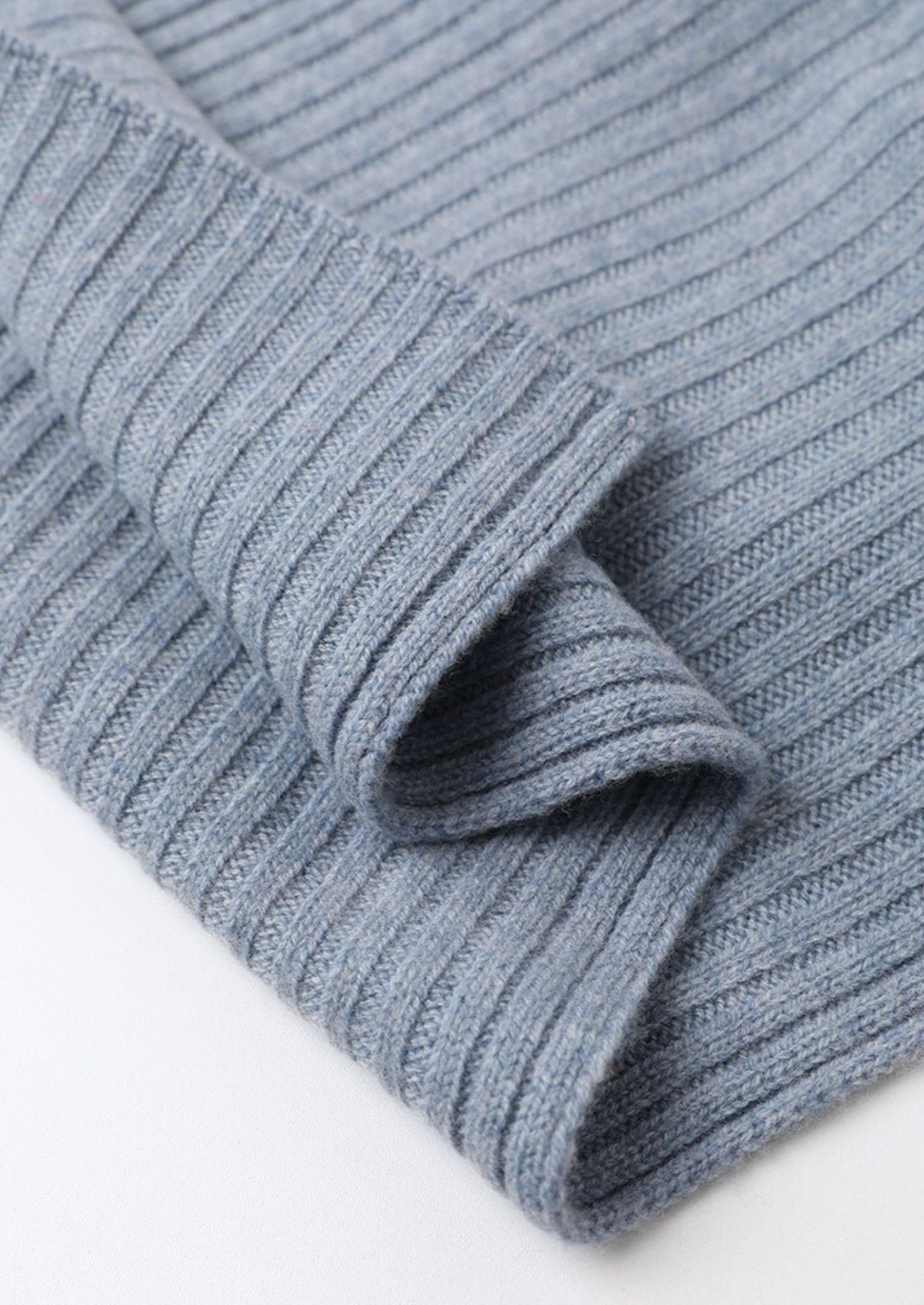 PURE EXTRA-FINE MERINO WOOL WINTERTIME ESSENTIALS - LIGHT BLUE
