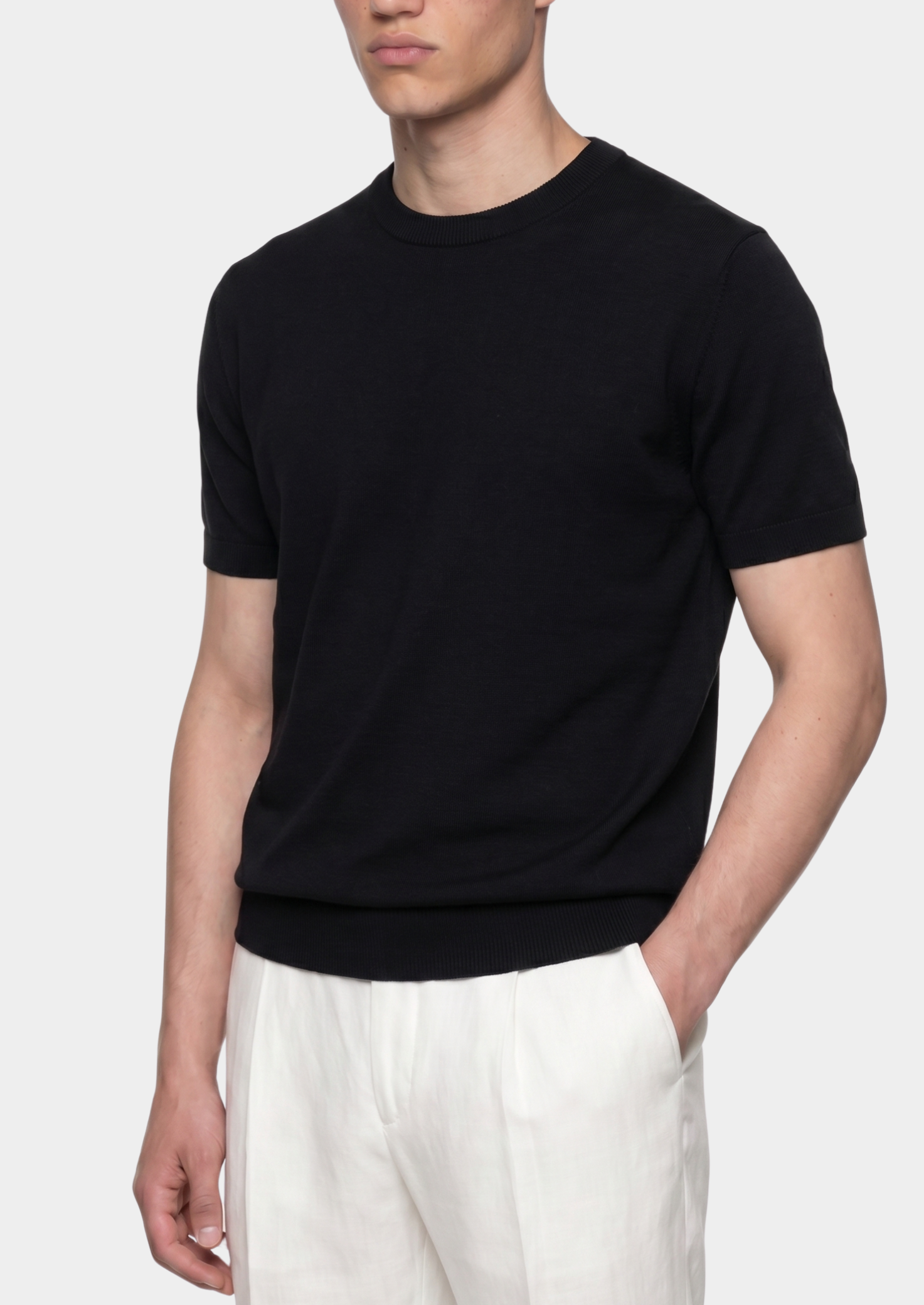 ESSENTIAL BLACK KNITTED CREWNECK T-SHIRT