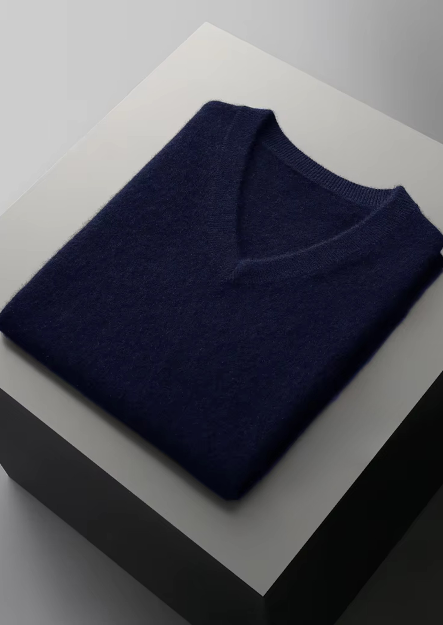 PURE EXTRA-FINE MERINO WOOL V-NECK VEST