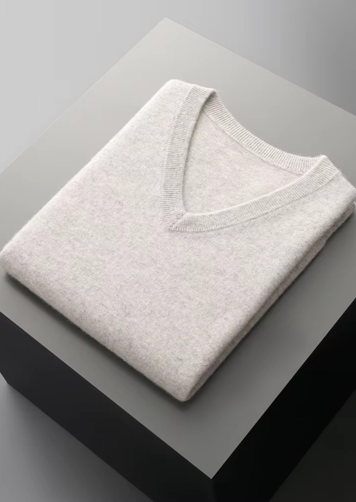PURE EXTRA-FINE MERINO WOOL V-NECK VEST