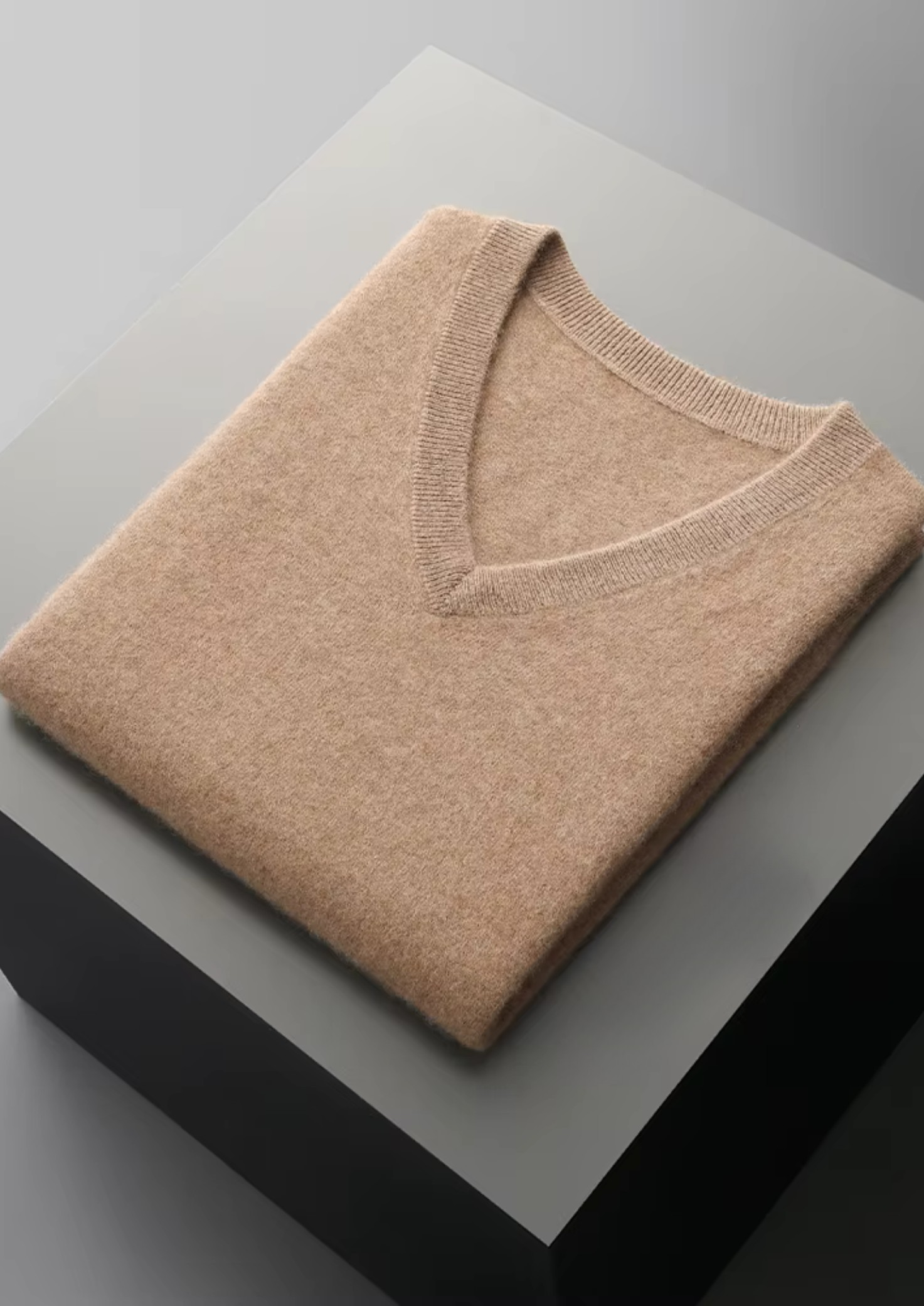 PURE EXTRA-FINE MERINO WOOL V-NECK VEST