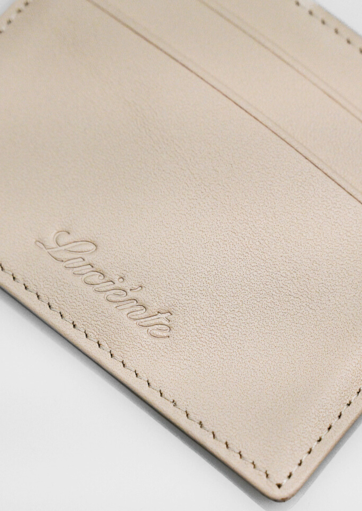ESSENTIAL CALFSKIN LEATHER CARDHOLDER - Taupe