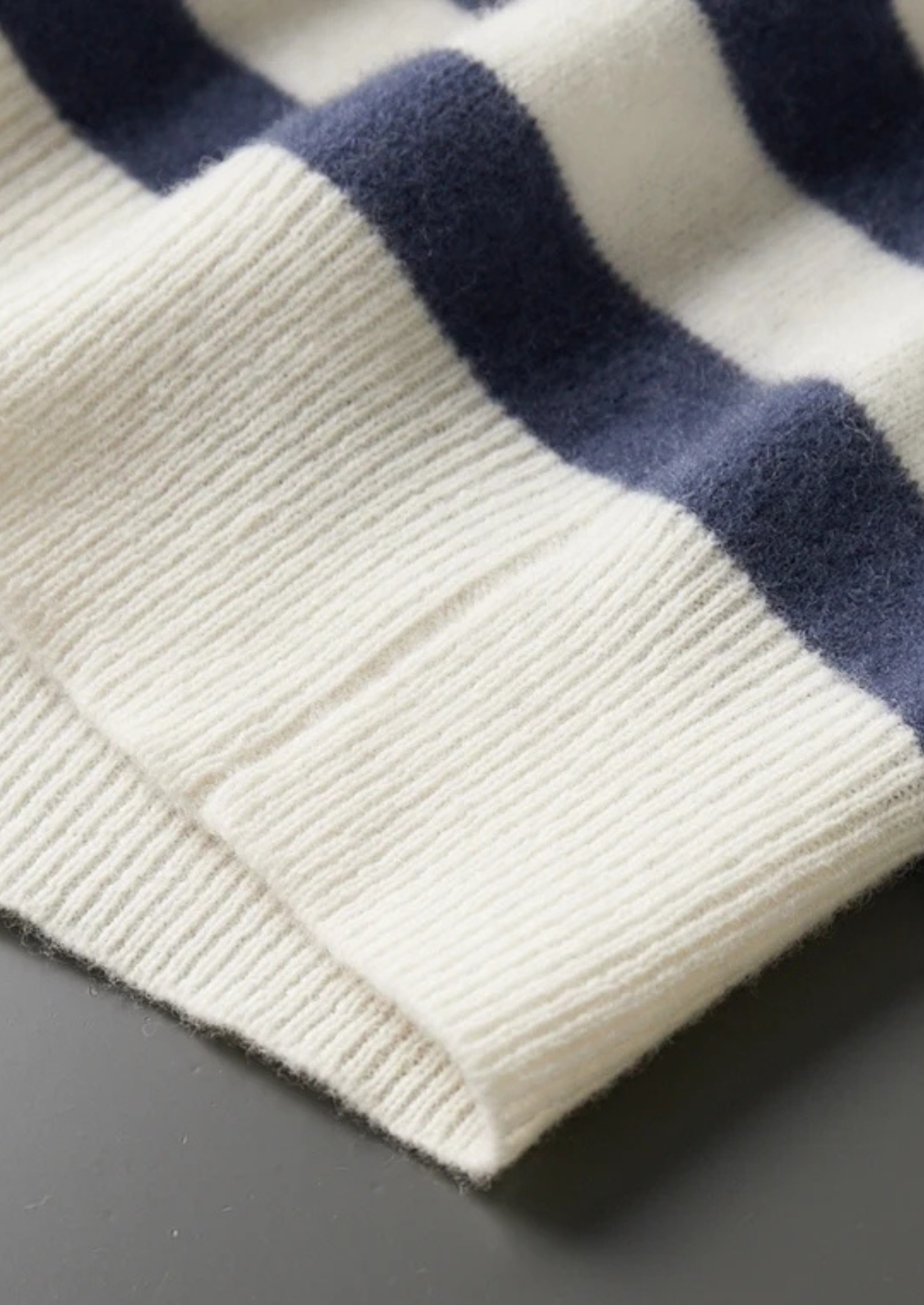 MERINO STRIPED CREWNECK