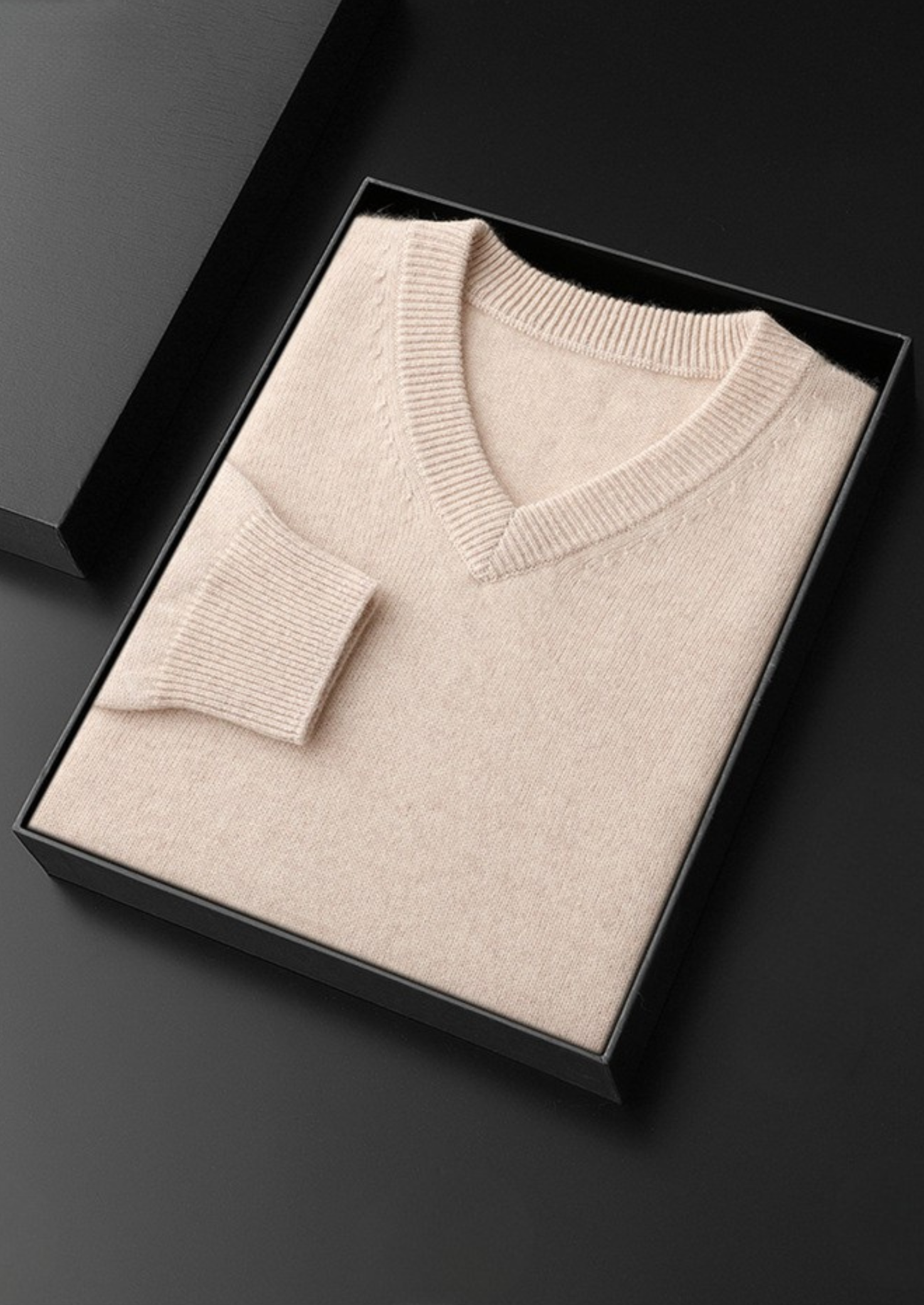 PURE CASHMERE ESSENTIAL V-NECK SWEATER