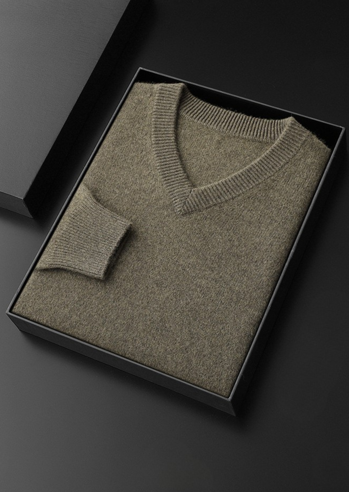 PURE CASHMERE ESSENTIAL V-NECK SWEATER