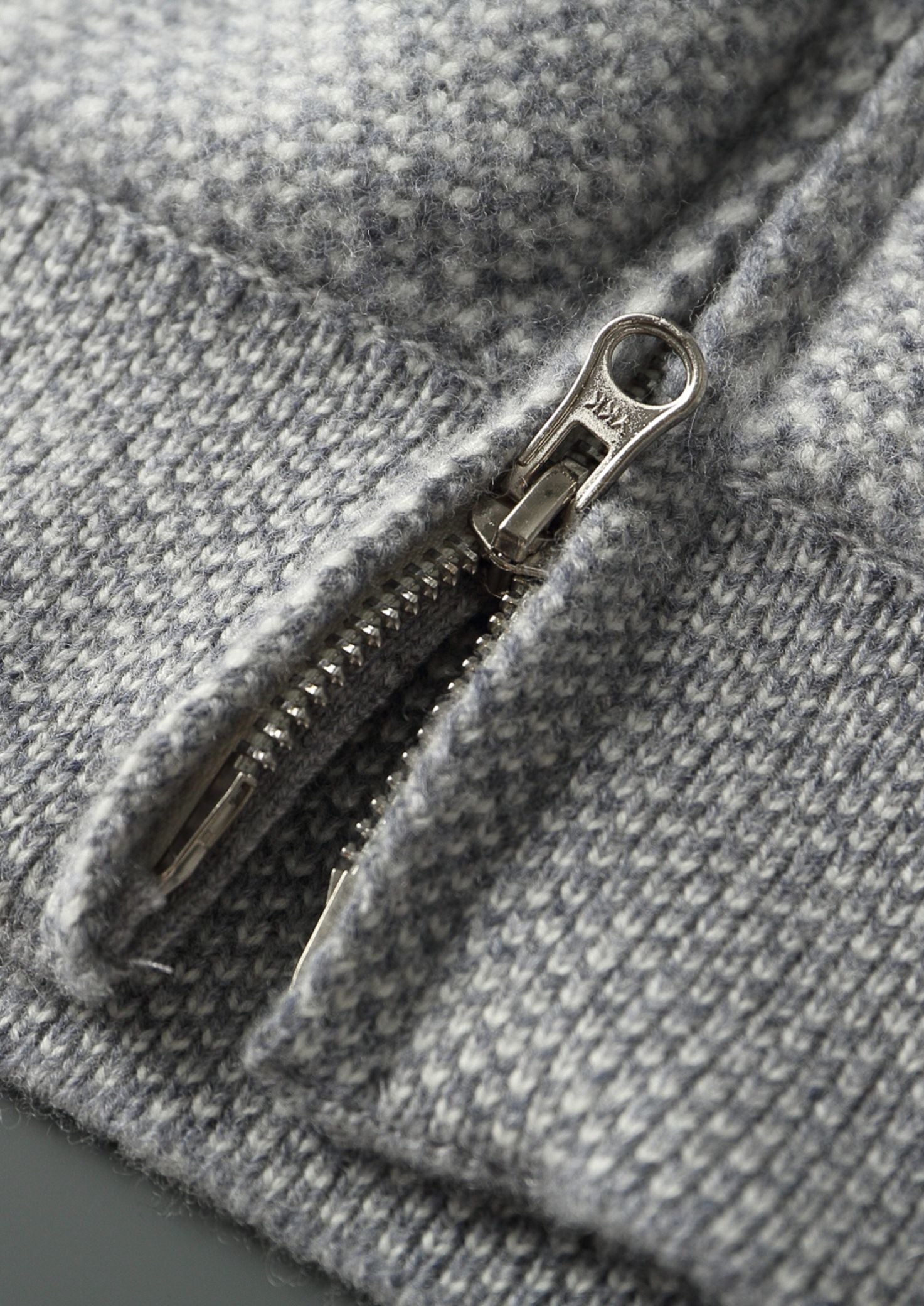 Pure Extra-Fine Merino Wool Light Gray Jaquard Set