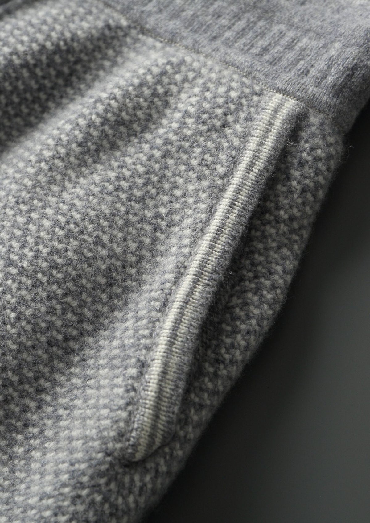 Pure Extra-Fine Merino Wool Light Gray Jaquard Set
