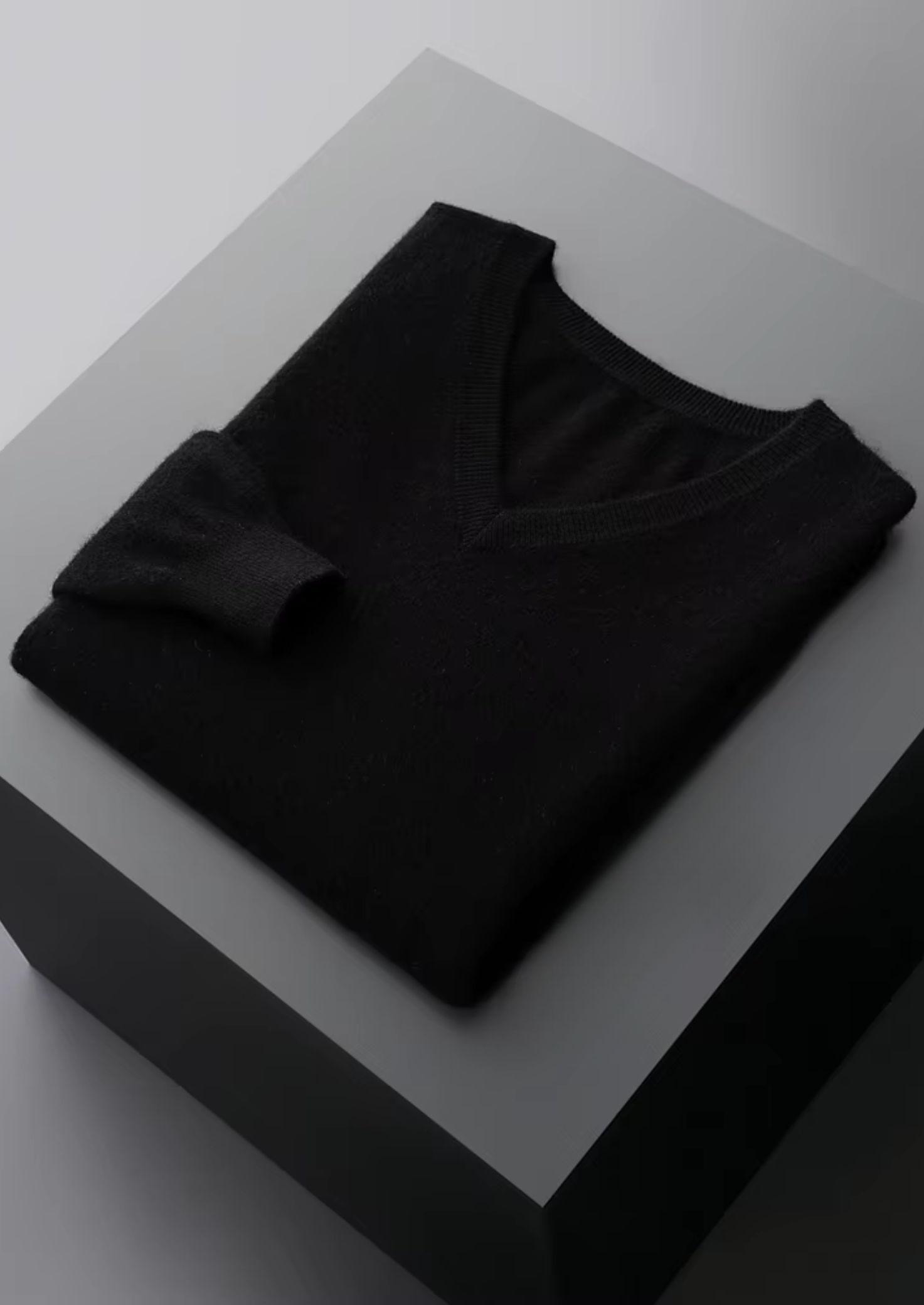 PURE EXTRA-FINE MERINO WOOL CLASSIC V-NECK SWEATER