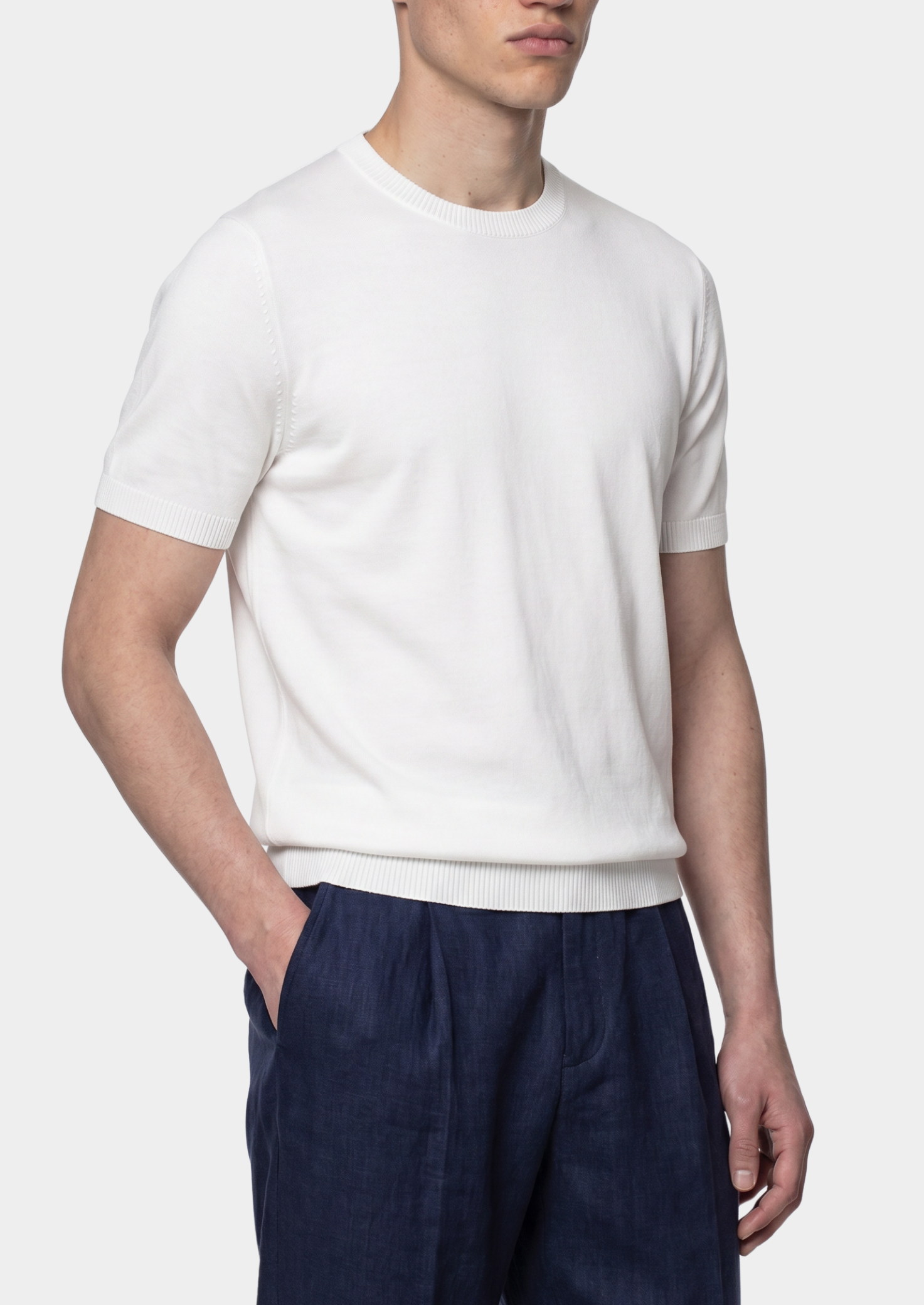 ESSENTIAL WHITE KNITTED CREWNECK T-SHIRT
