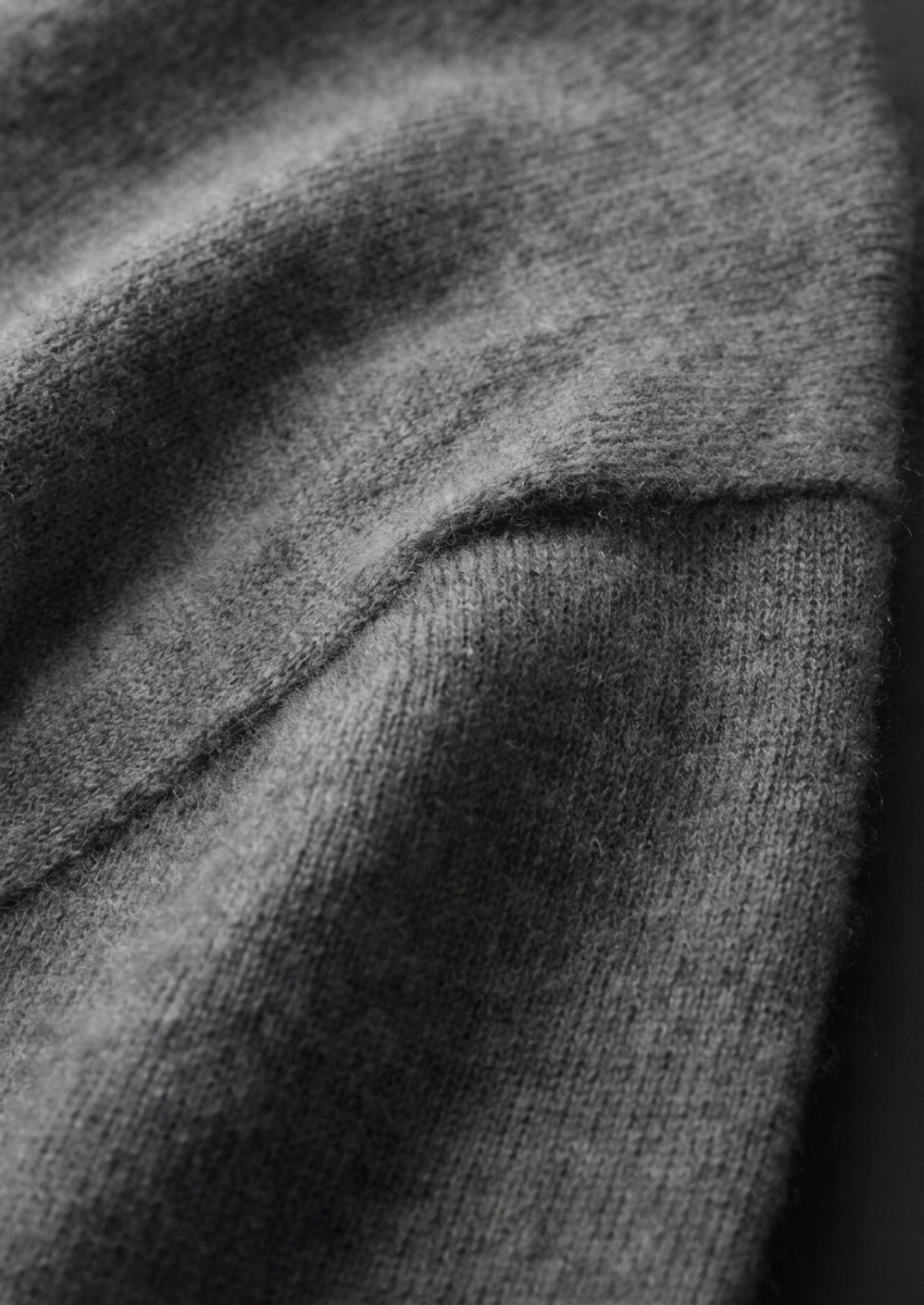 Premium Cashmere Classic Crewneck T-Shirt - Dark Gray