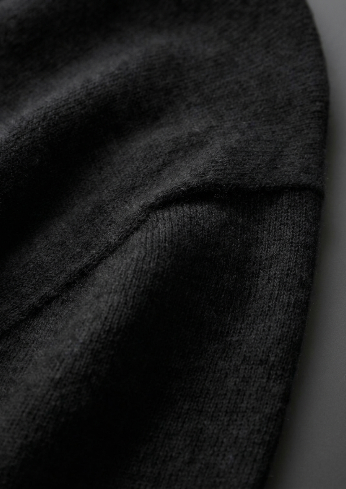 Premium Cashmere Classic Crewneck T-Shirt - Black
