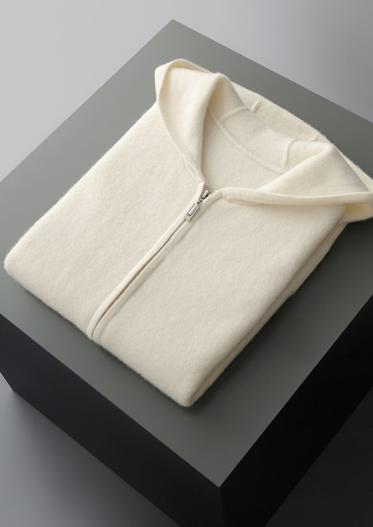 Pure Extra-Fine Merino Wool Hooded Zipper Vest