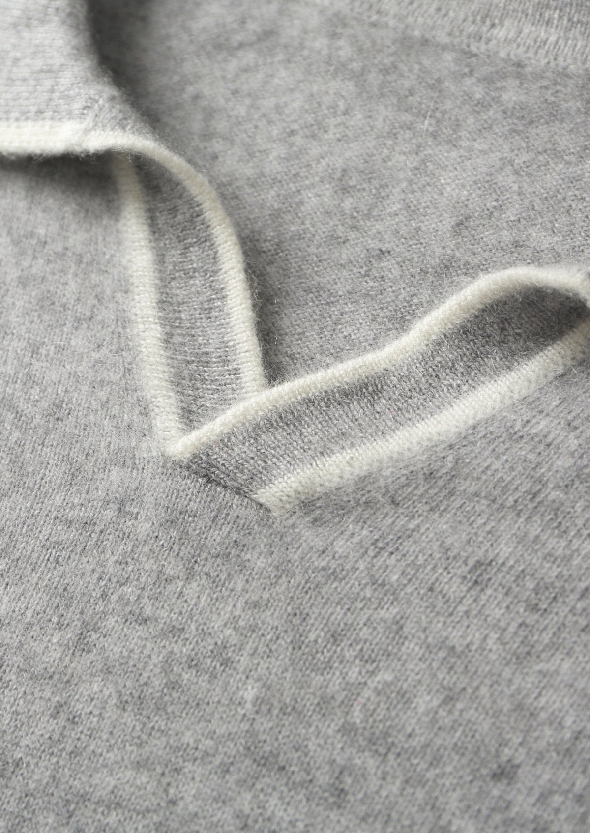 Premium Cashmere Buttonless Contrast Polo